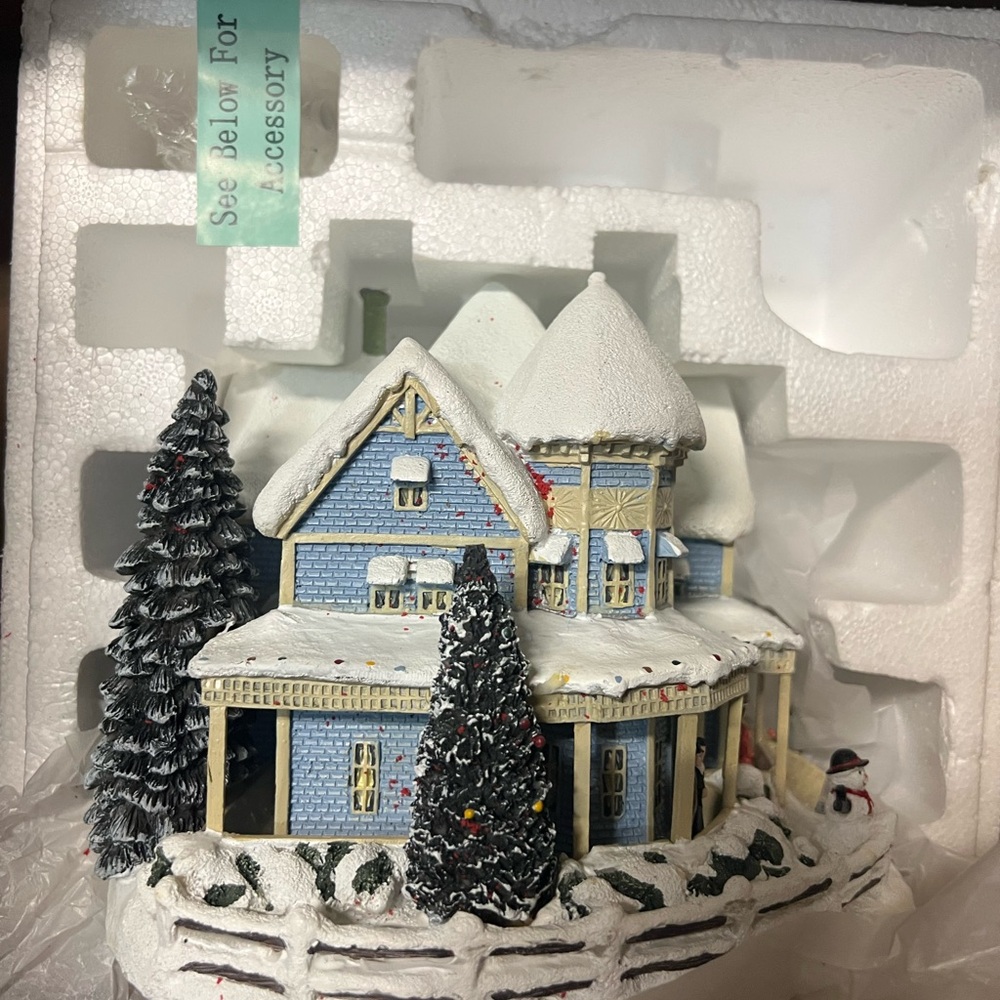 Charming Holiday Village House - Blue and White